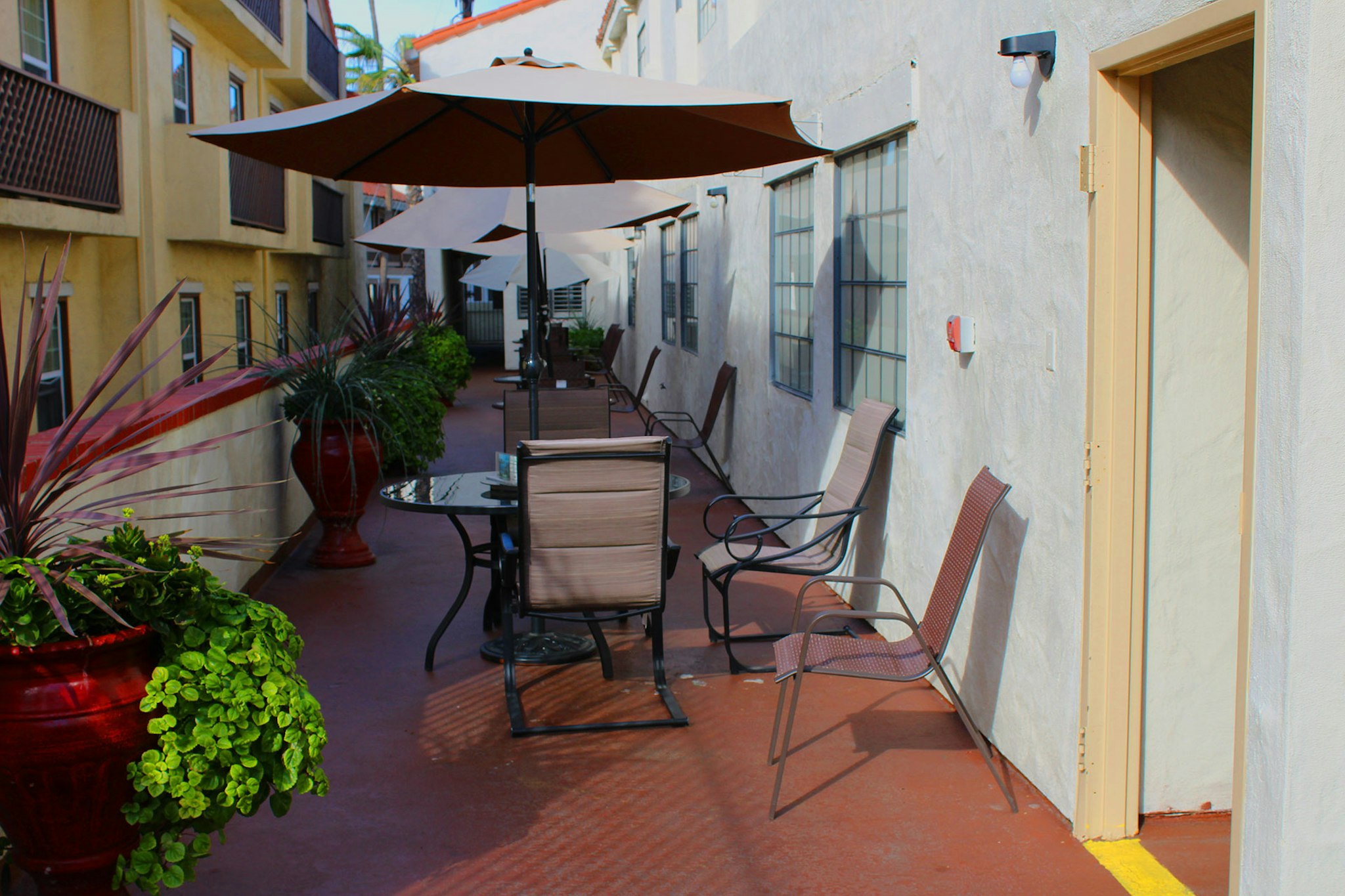 Old Town Western Inn & Suites 68/71