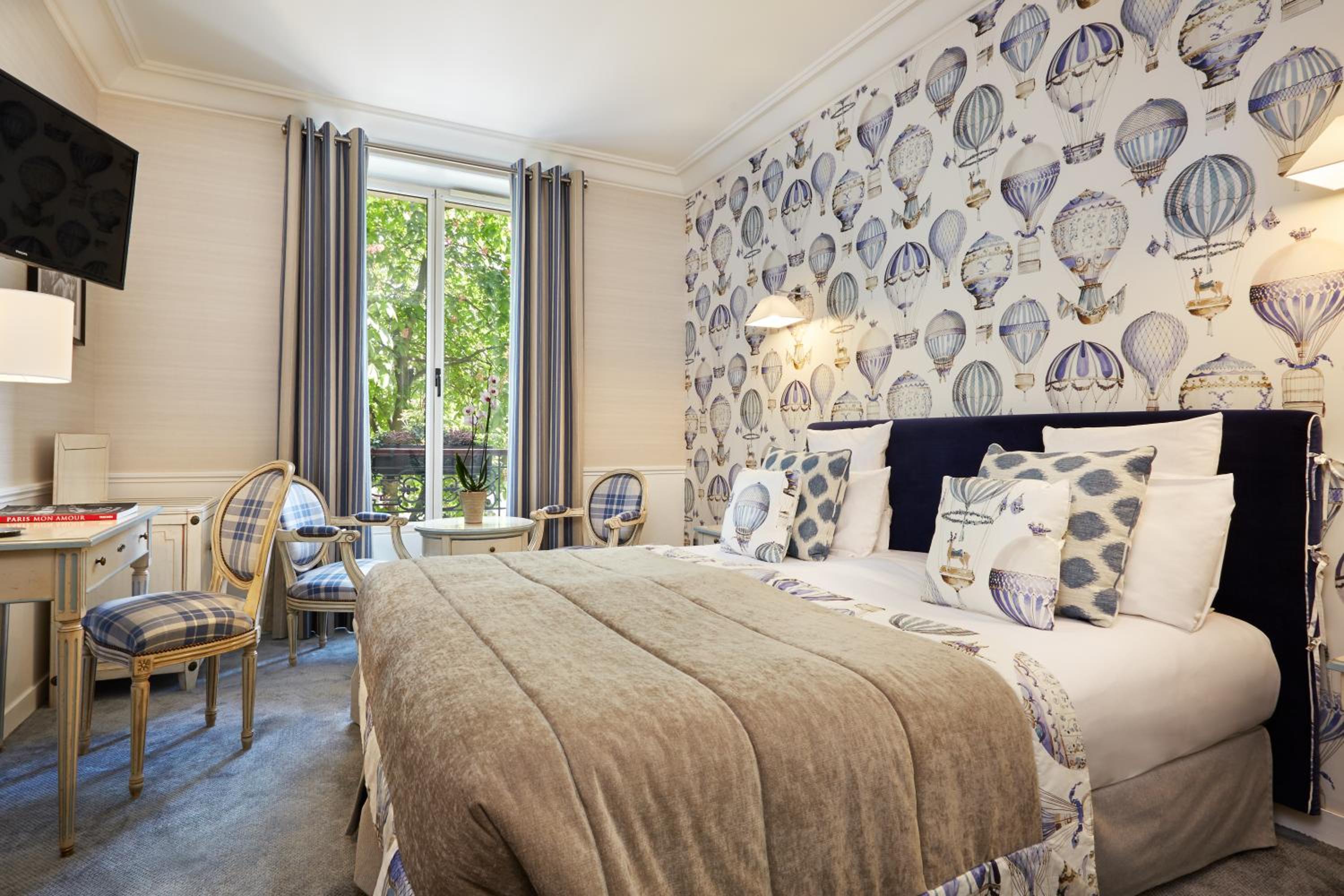 Room at Relais Saint-Jacques, PARIS