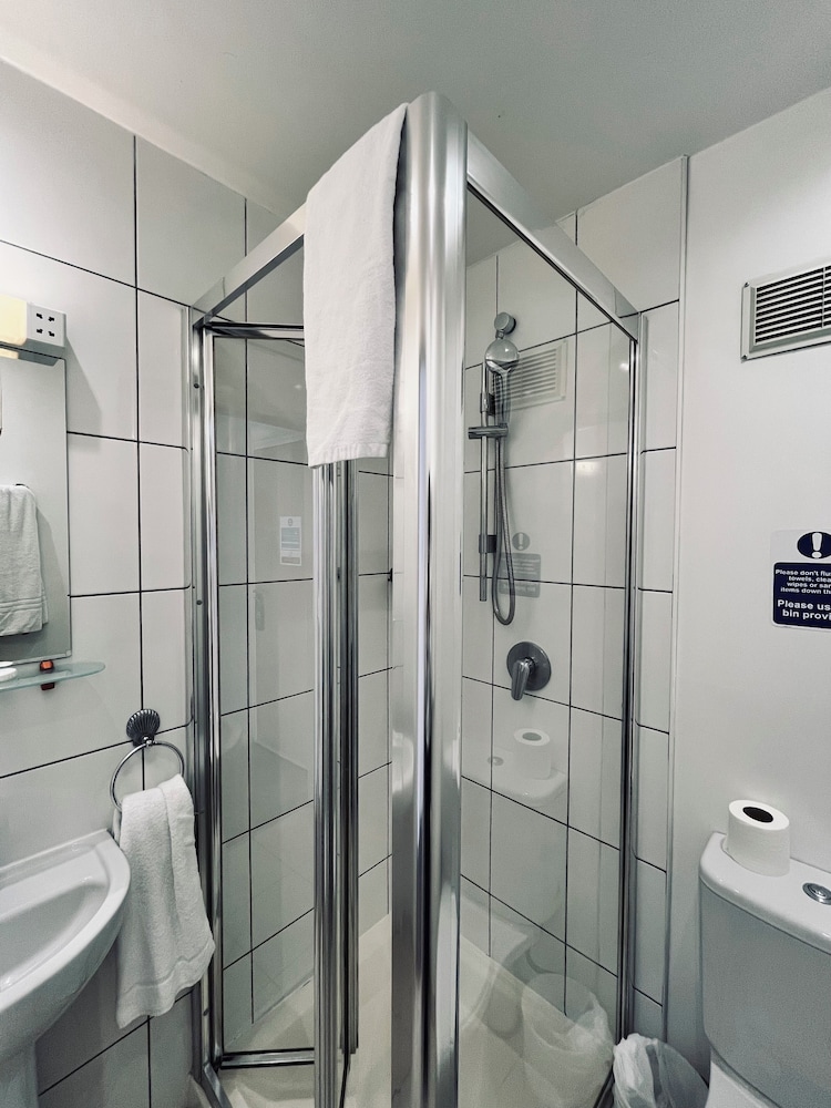 Arriva Hotel 50/50