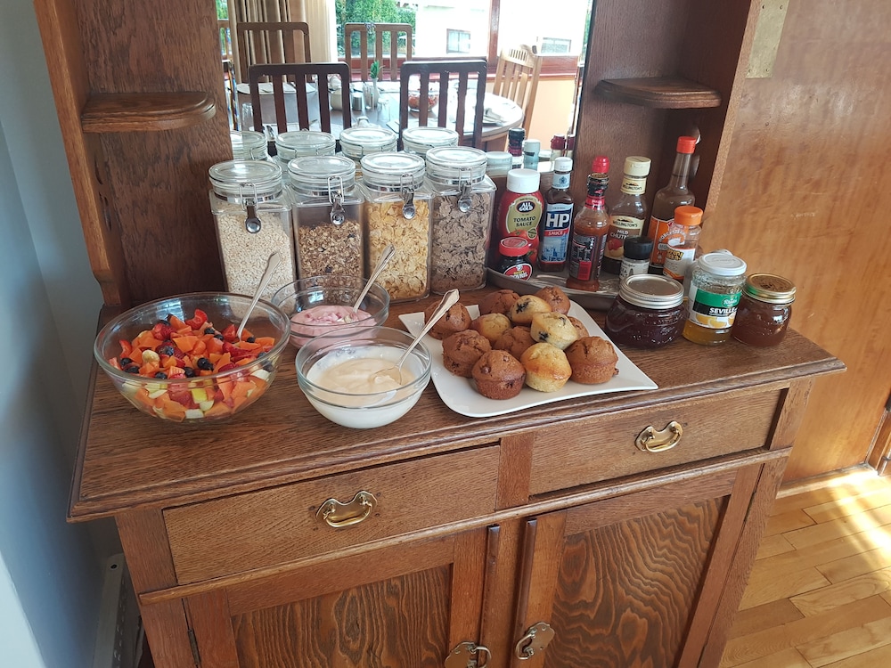 Valley Heights Guest House B&B 16/29