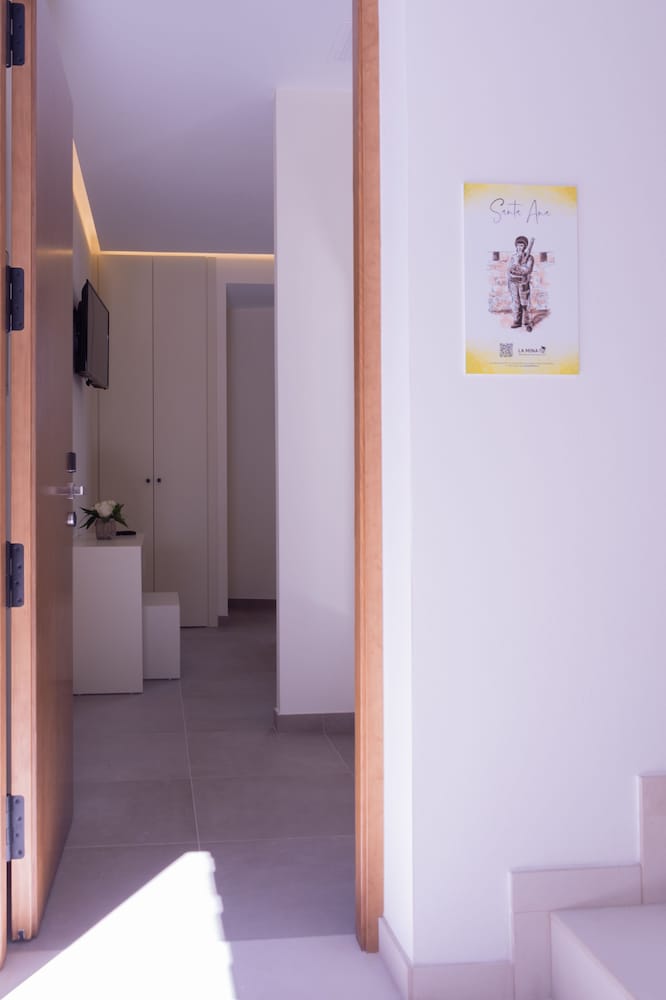 Hostal La Mina 17/50