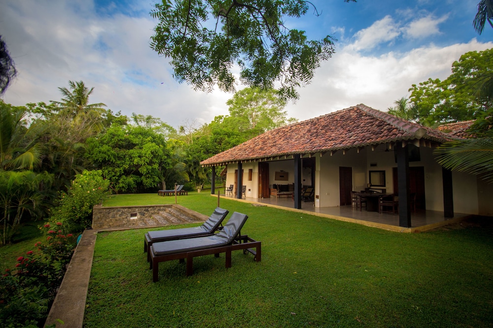 Palm Paradise Cabanas 24/33