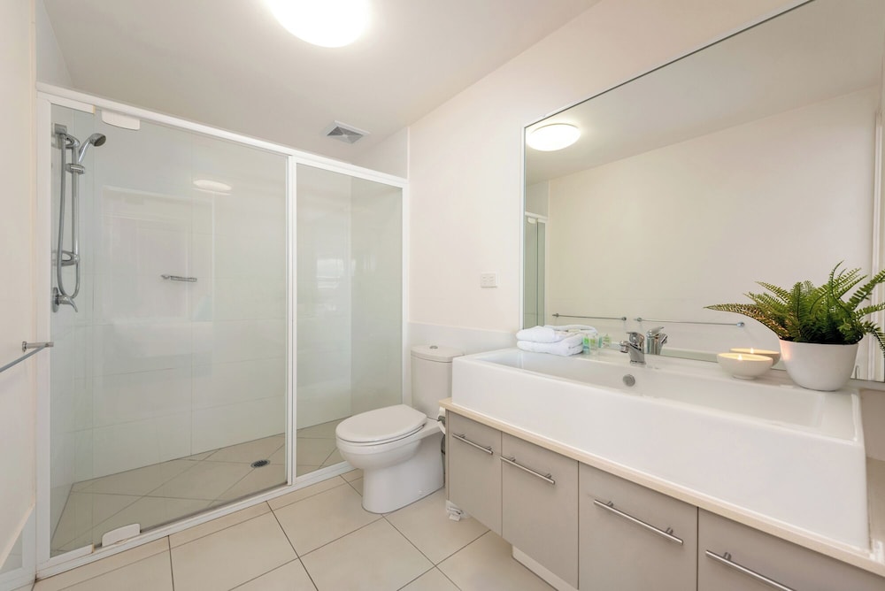 ON THE BEACH RESORT BRIBIE ISLAND 49/50