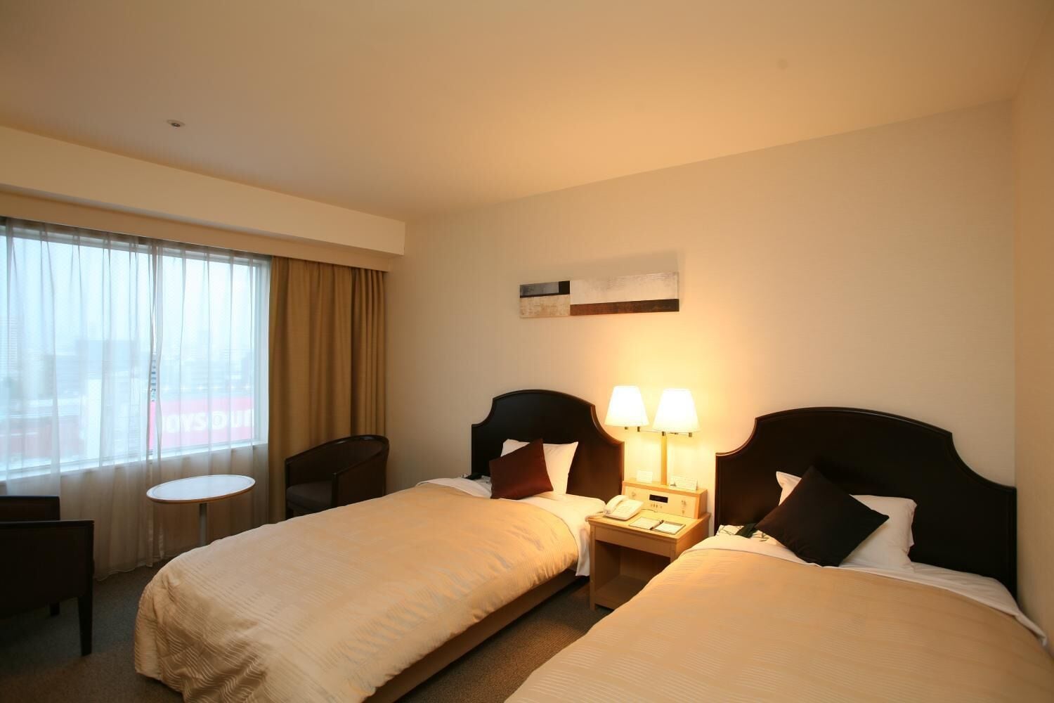 ROOM, TWIN BEDS, SMOKING