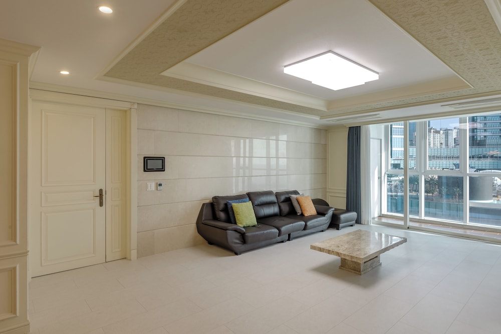 Royal, City, Suite, 4 Double Beds