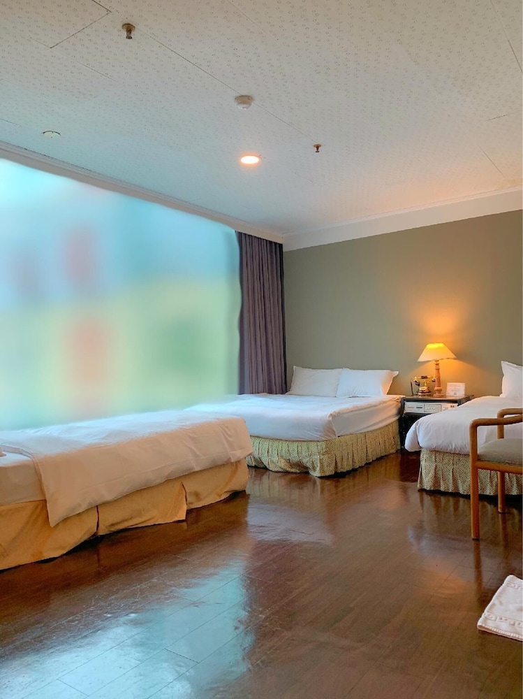 Back Home Hotel 42/50
