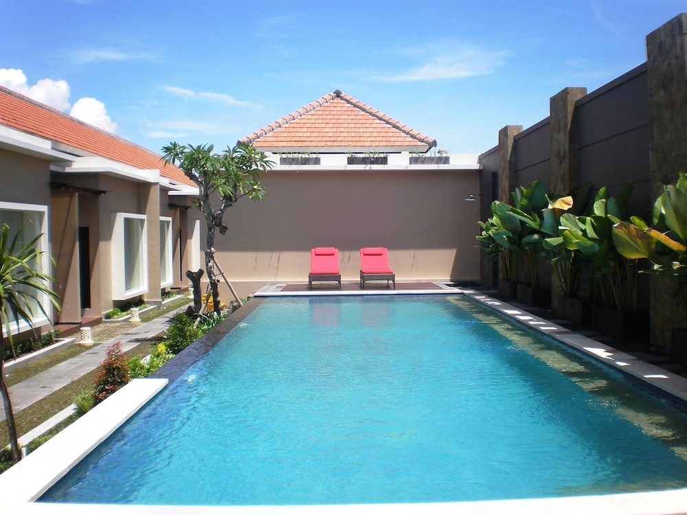 Svarna Suite Seminyak 3/62