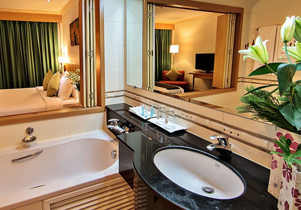 BOSSOTEL INN 28/34