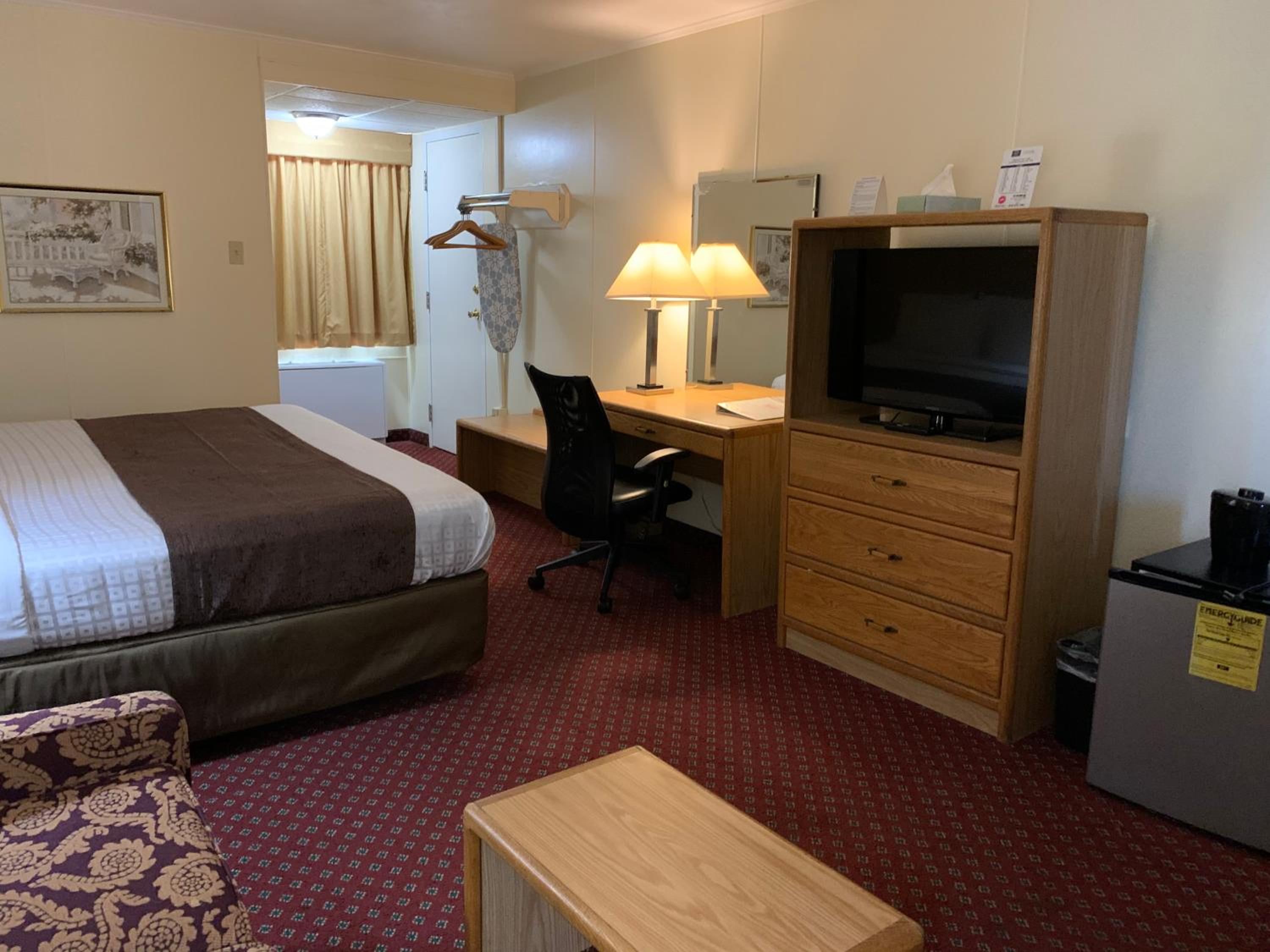 Red Carpet Inn & Suites 32/50