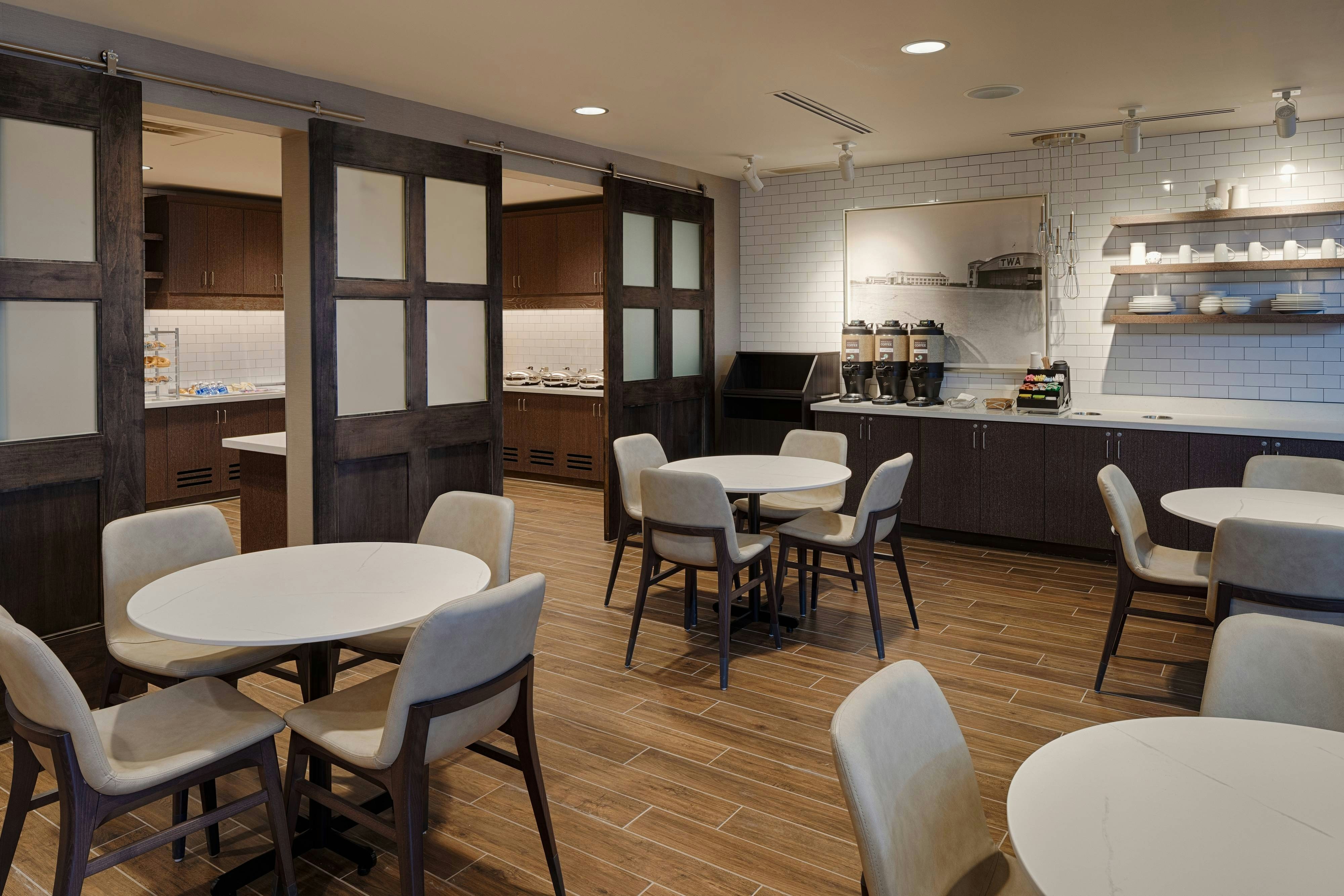 Residence Inn by Marriott Columbus Airport 33/42