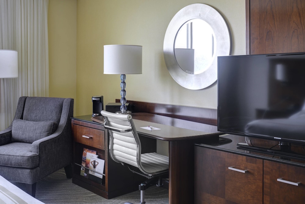 Newport News Marriott at City Center 26/62