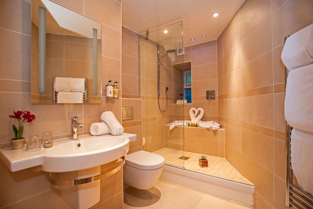 Windermere Boutique Hotel 49/50