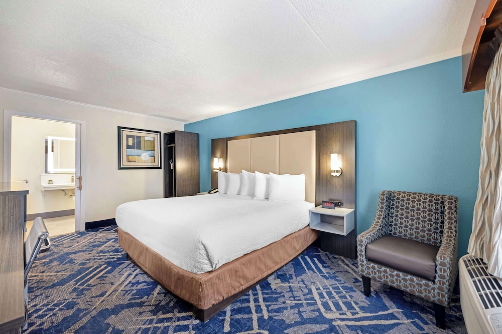 Standard, King Bed, Accessible