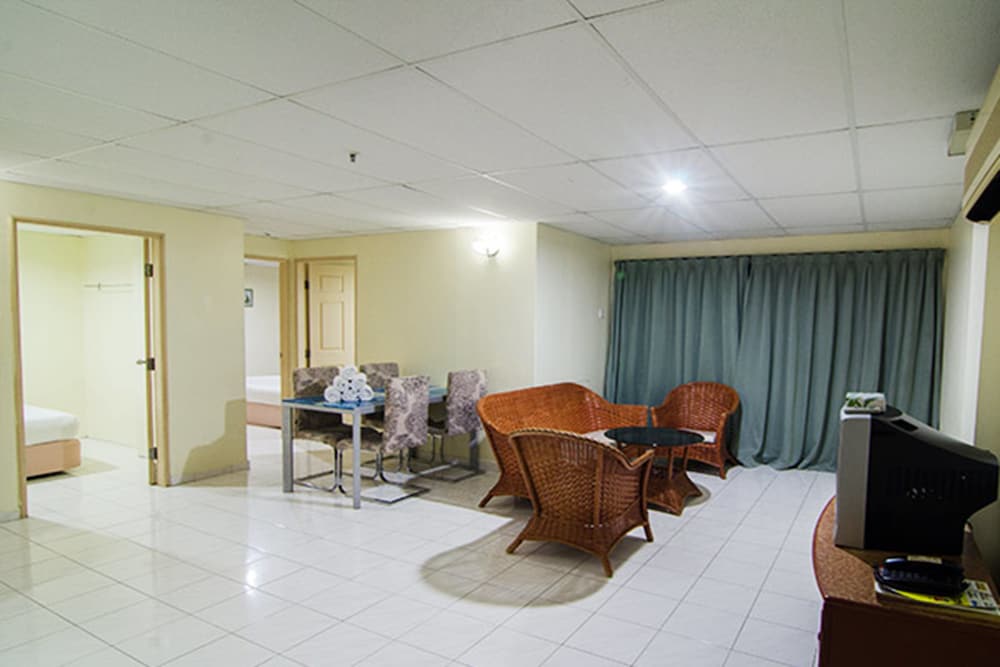 Coral Bay Resort 45/63