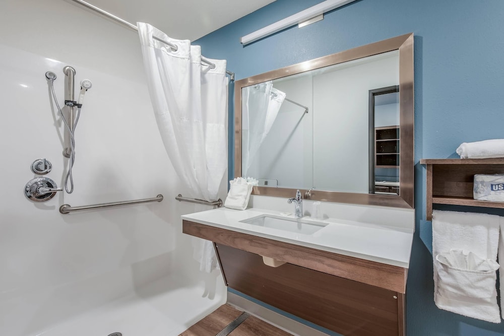 WoodSpring Suites Chicago Midway 30/32