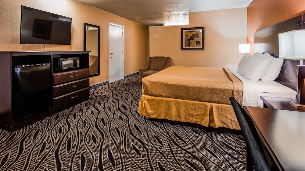 Best Western Red Carpet Inn 12/28