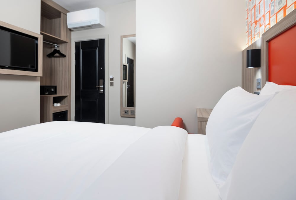 Brit Hotels Earls Court 24/54