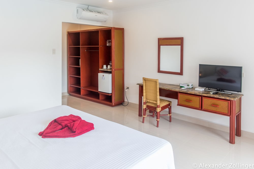 Alona Vida Beach Hill 28/44