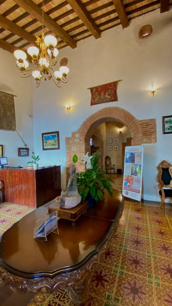 Hotel Dona Elvira 9/70