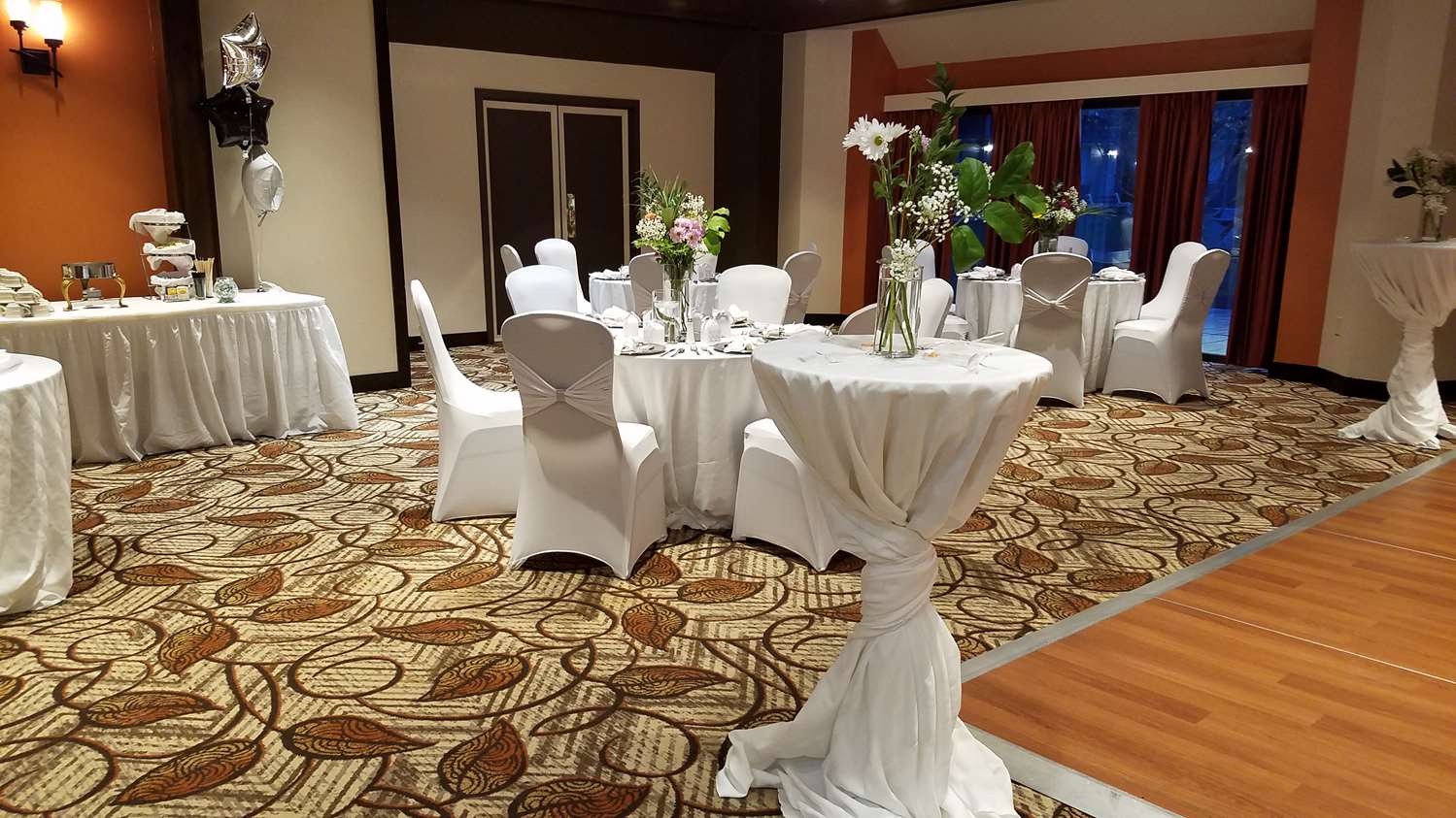 restaurant cafeteria