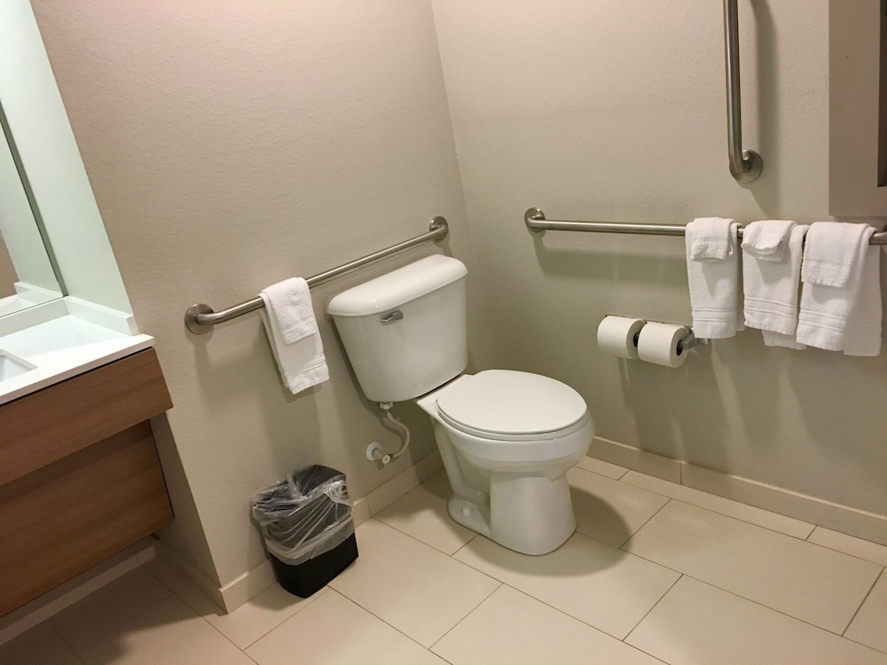 Microtel Inn And Suites By Wyndham Moorhead Fargo Area 9/39