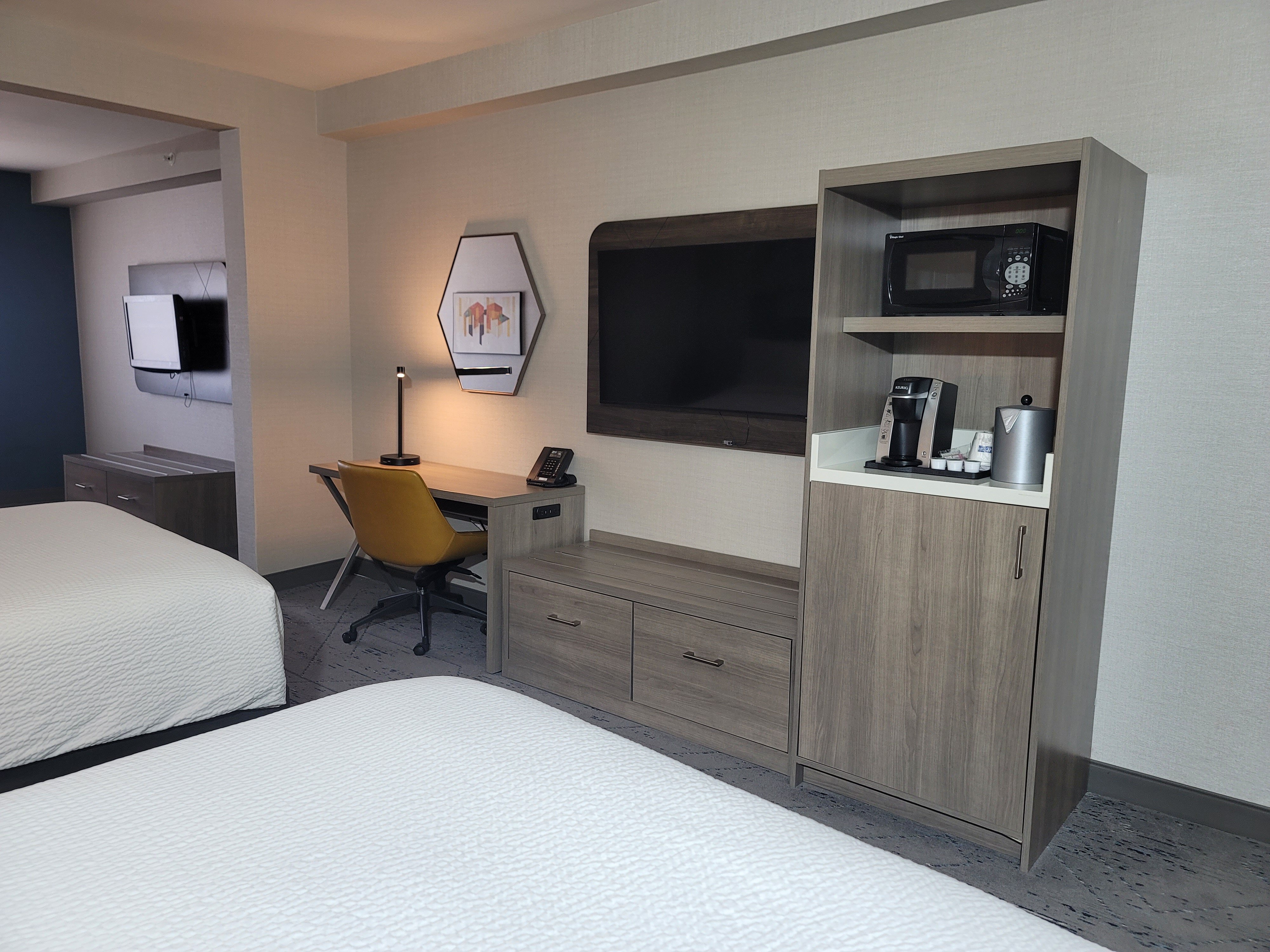 HOLIDAY INN EXPRESS SAN DIEGO SOUTH - CHULA VISTA 60/71
