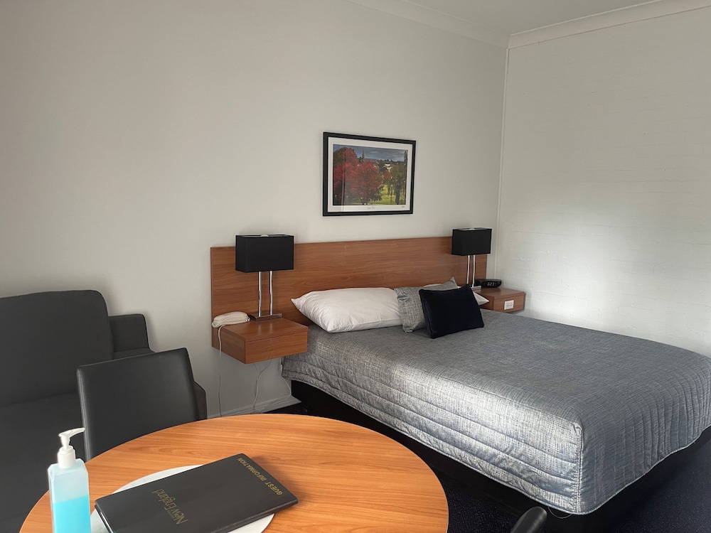 Westwood Motor Inn 16/50