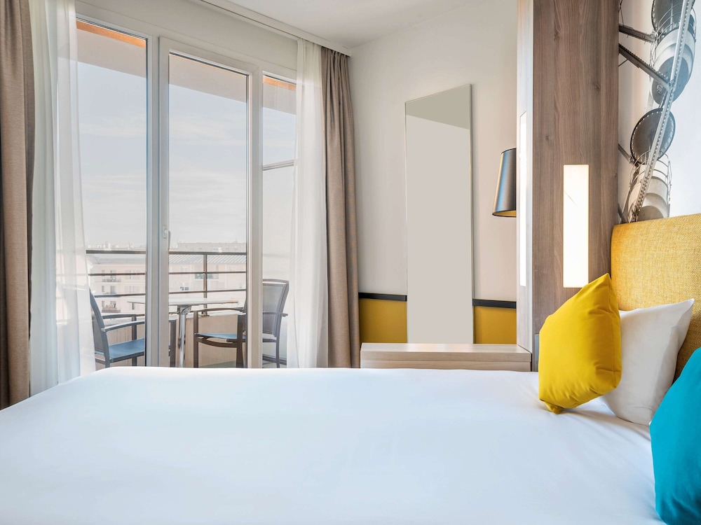 Adagio Paris Montrouge 15/64