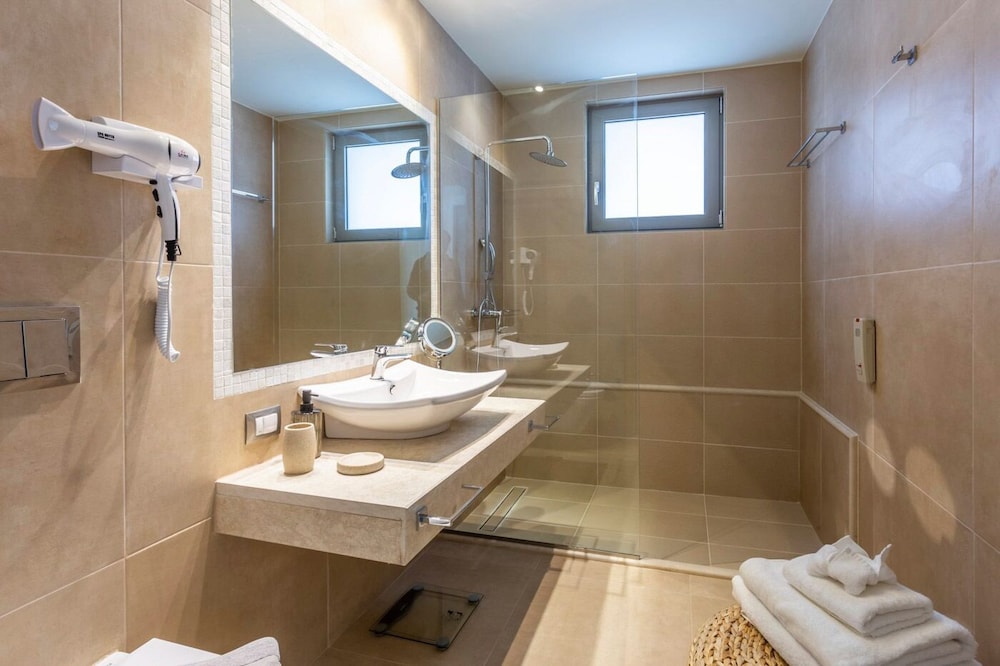 Elysian Luxury Hotel & Spa 49/50