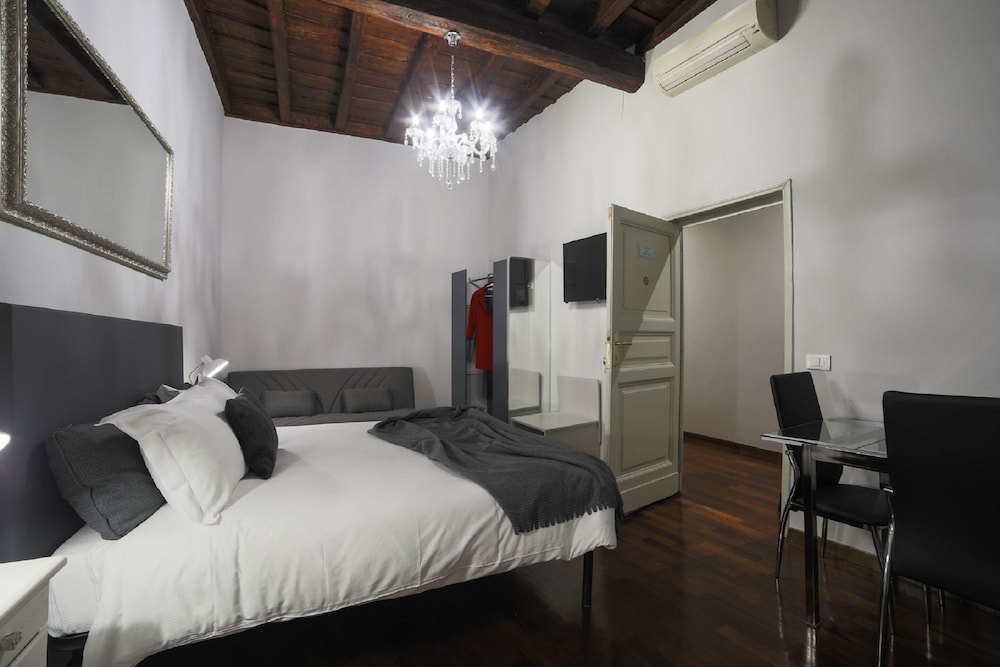 La Maison Dell'orologio 24/69