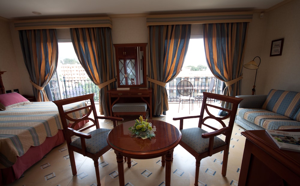 Reveron Plaza Hotel 22/38