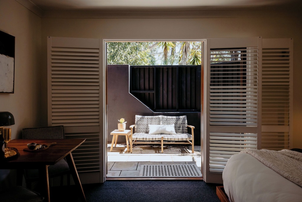 EMPIRE SPA RETREAT 24/49