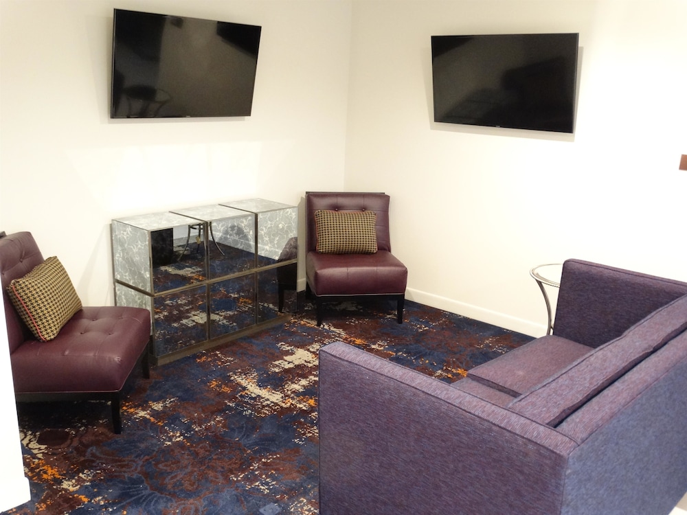 Best Western Plus New Richmond Inn & Suites 28/40