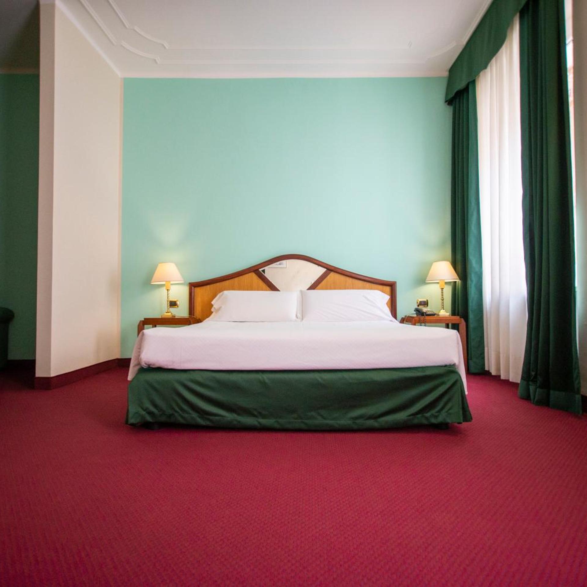 Deluxe, Double or Twin Bed