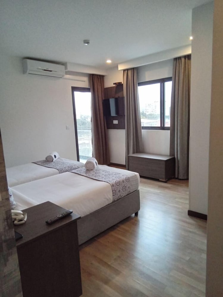 Hotel Kapital 12/49