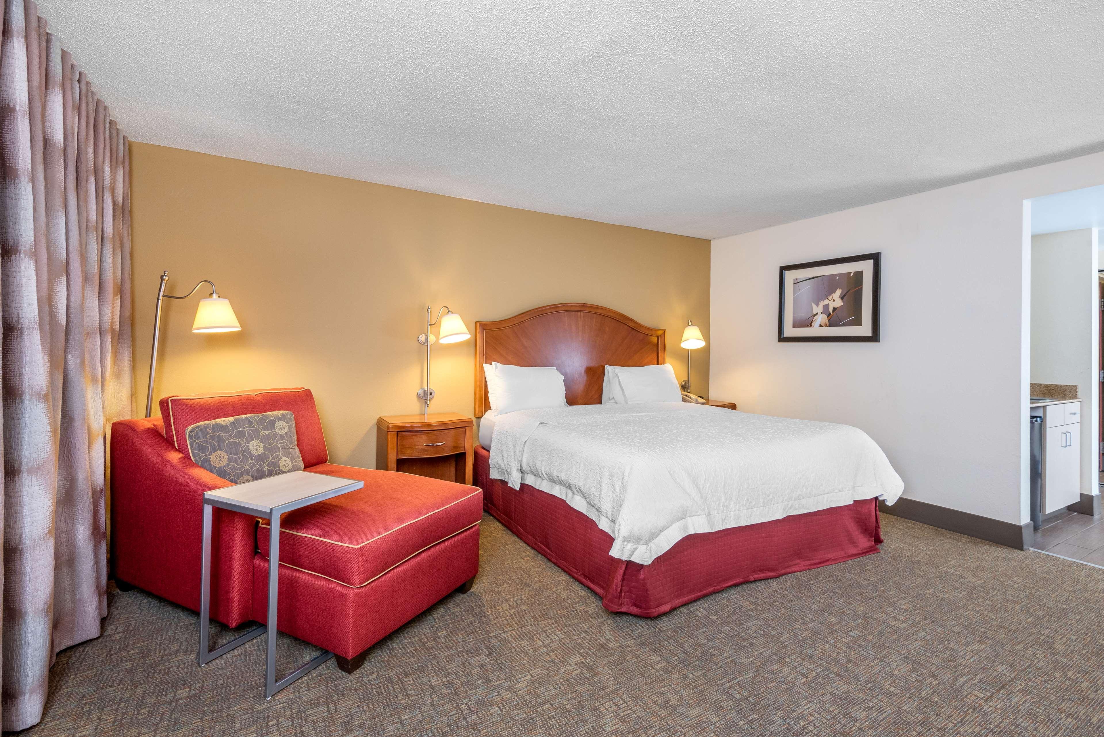 DELUXE, KING BED, SOFA