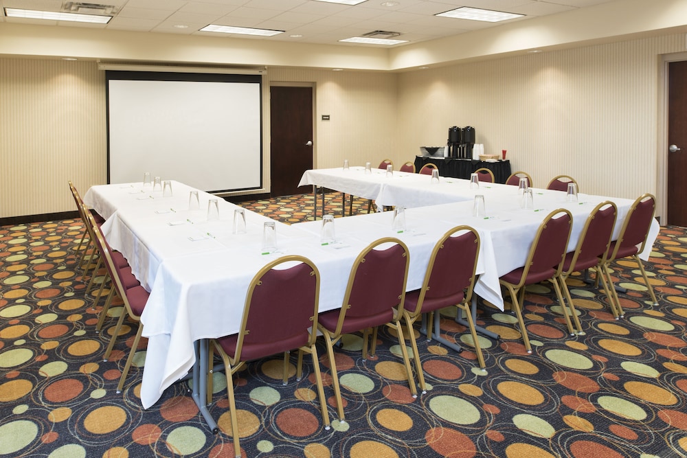 Holiday Inn Toledo-Maumee(I-80/90) 52/58