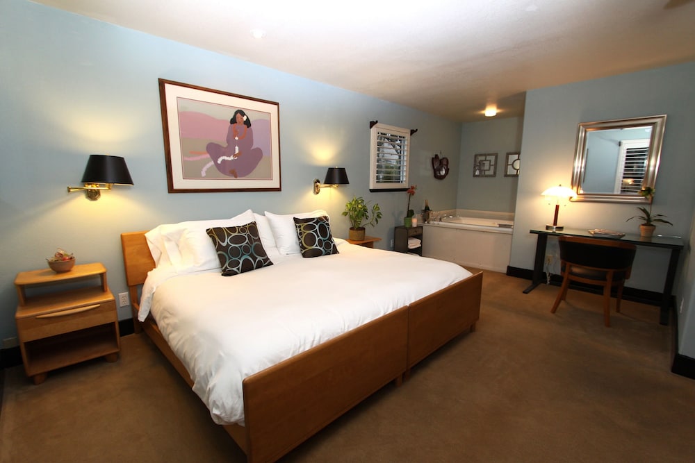 Inn at Occidental 15/50
