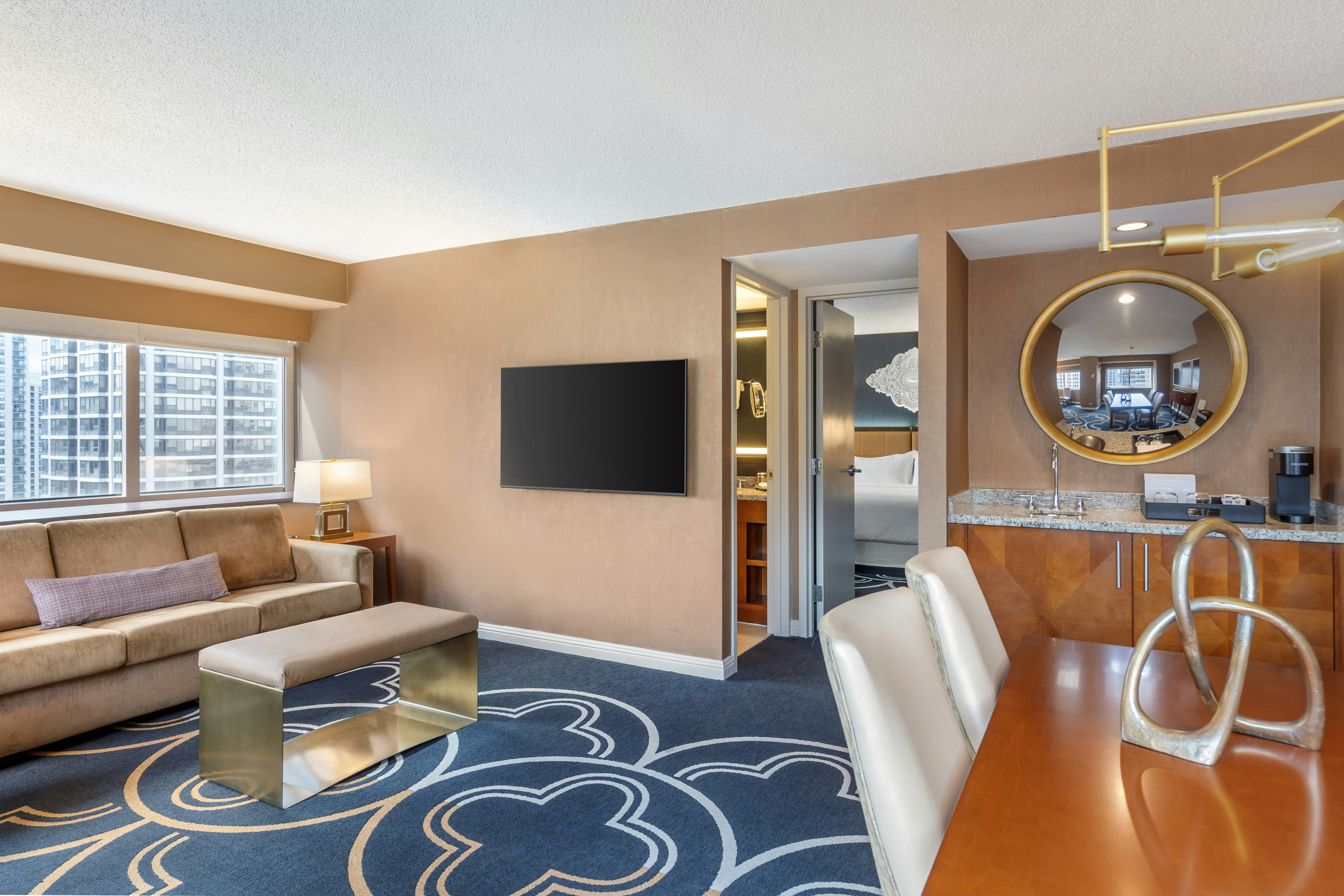 Omni Chicago Hotel 74/84