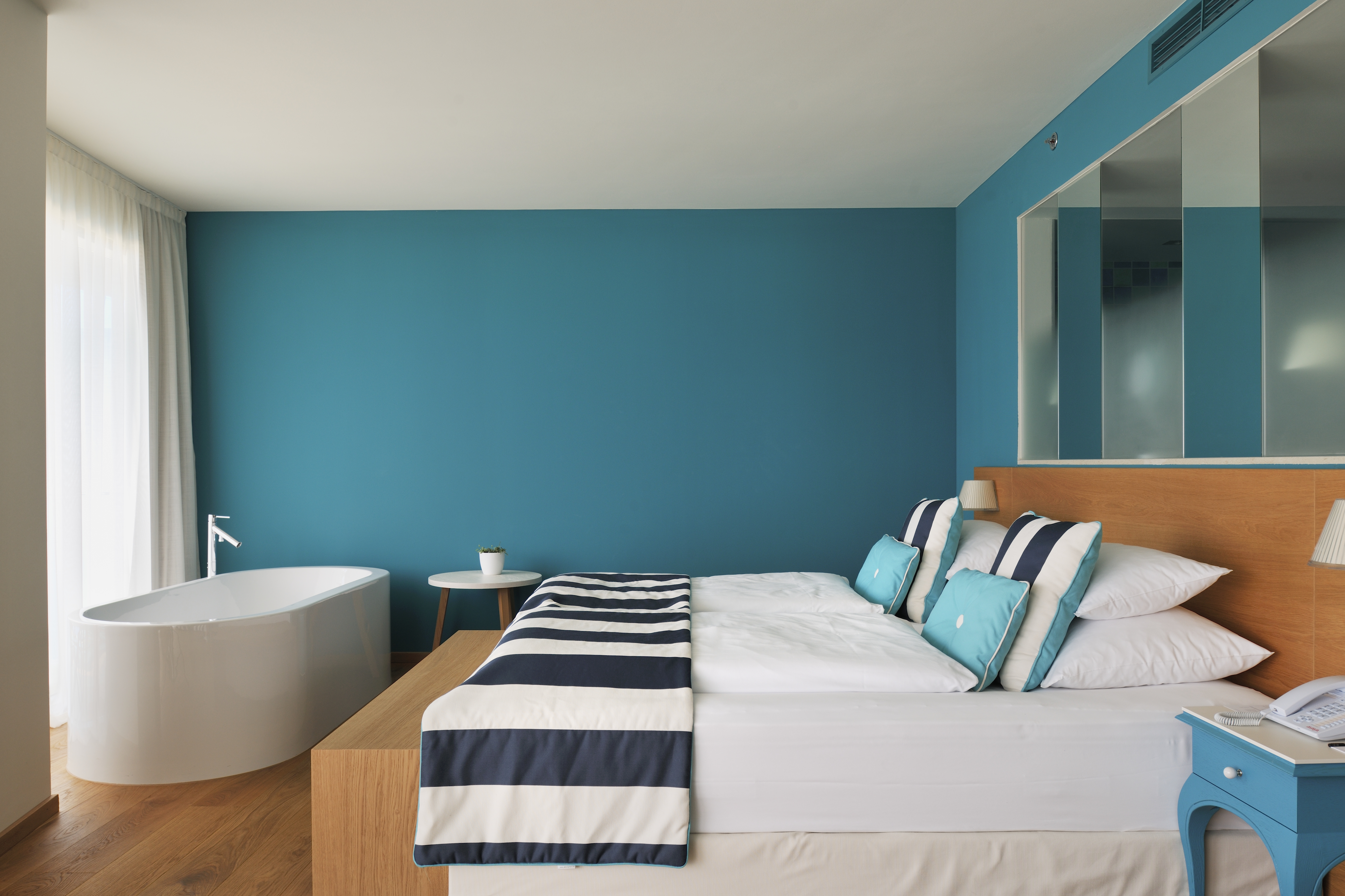 Junior Suite, Lateral Side Sea View
