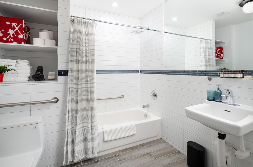 Hotel 837 43/50
