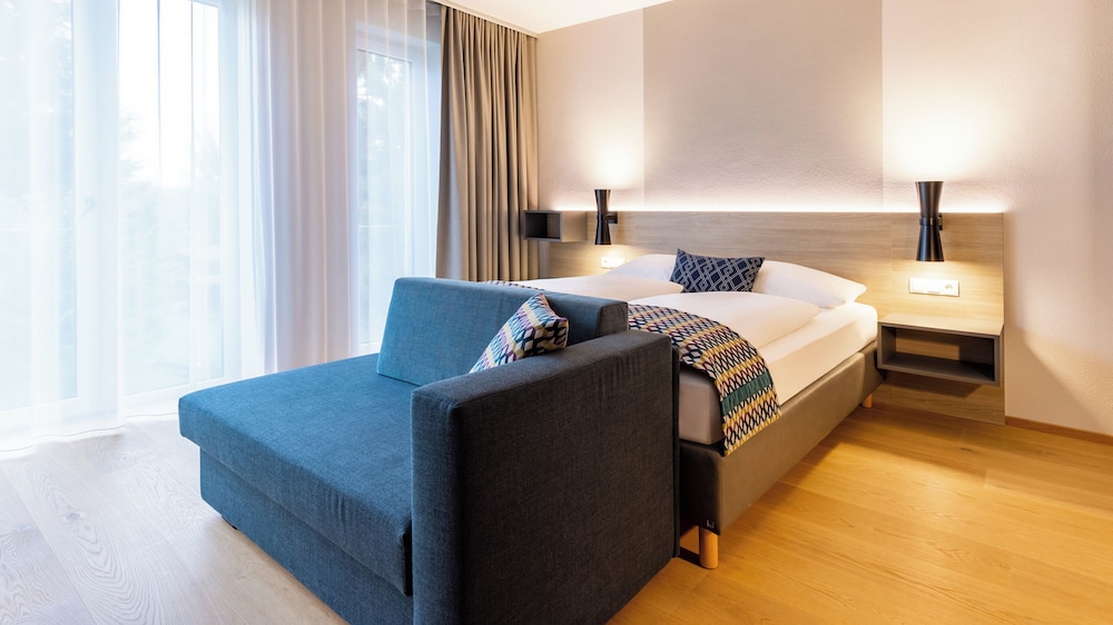 Deluxe, Queen Bed, Sofa, Annex