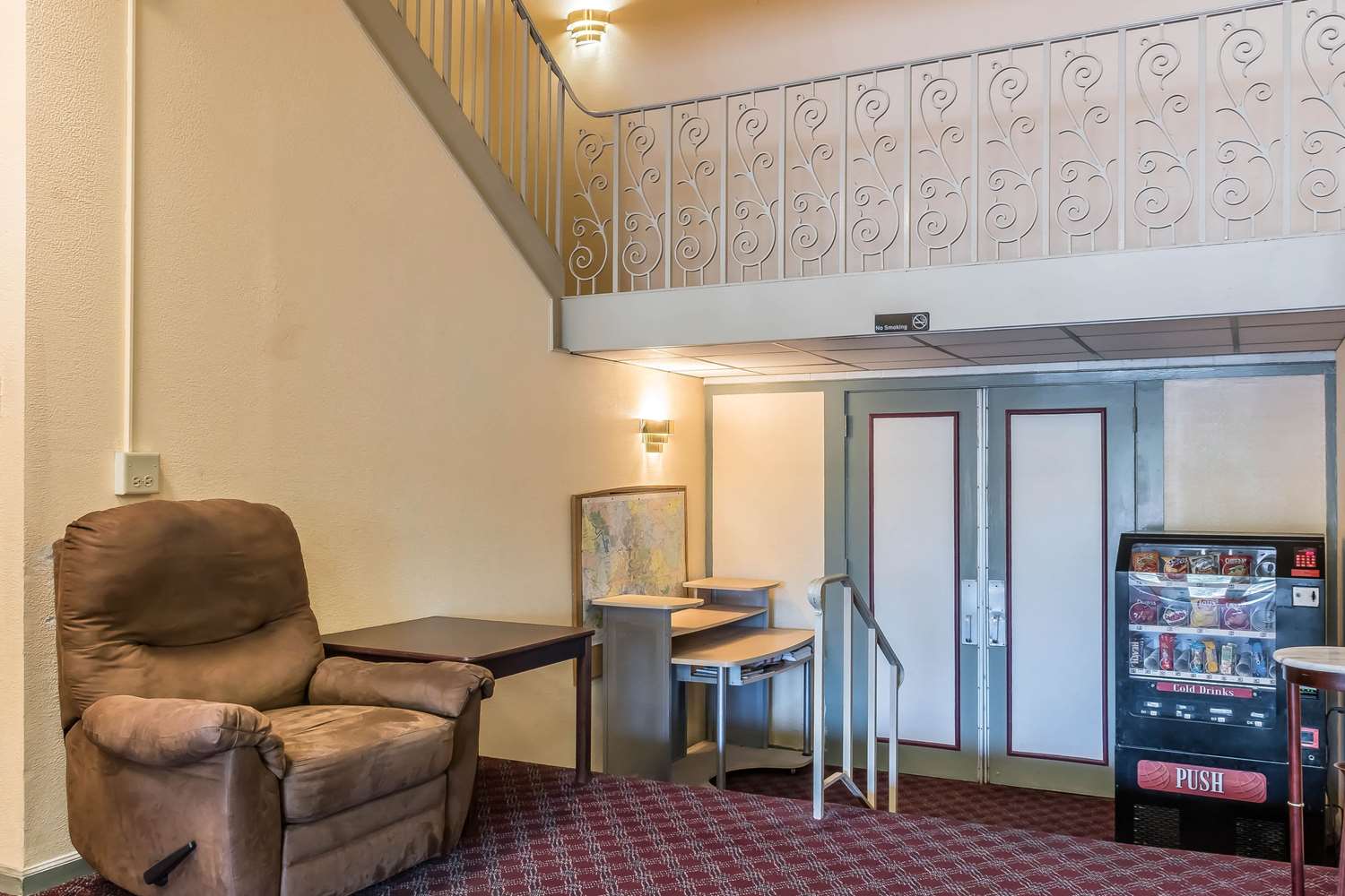Econo Lodge Airport Reading PA 23/37