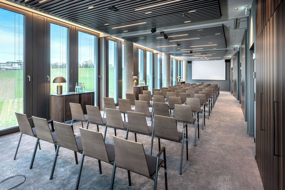 Radisson Blu Hotel at Porsche Design Tower Stuttgart 42/50