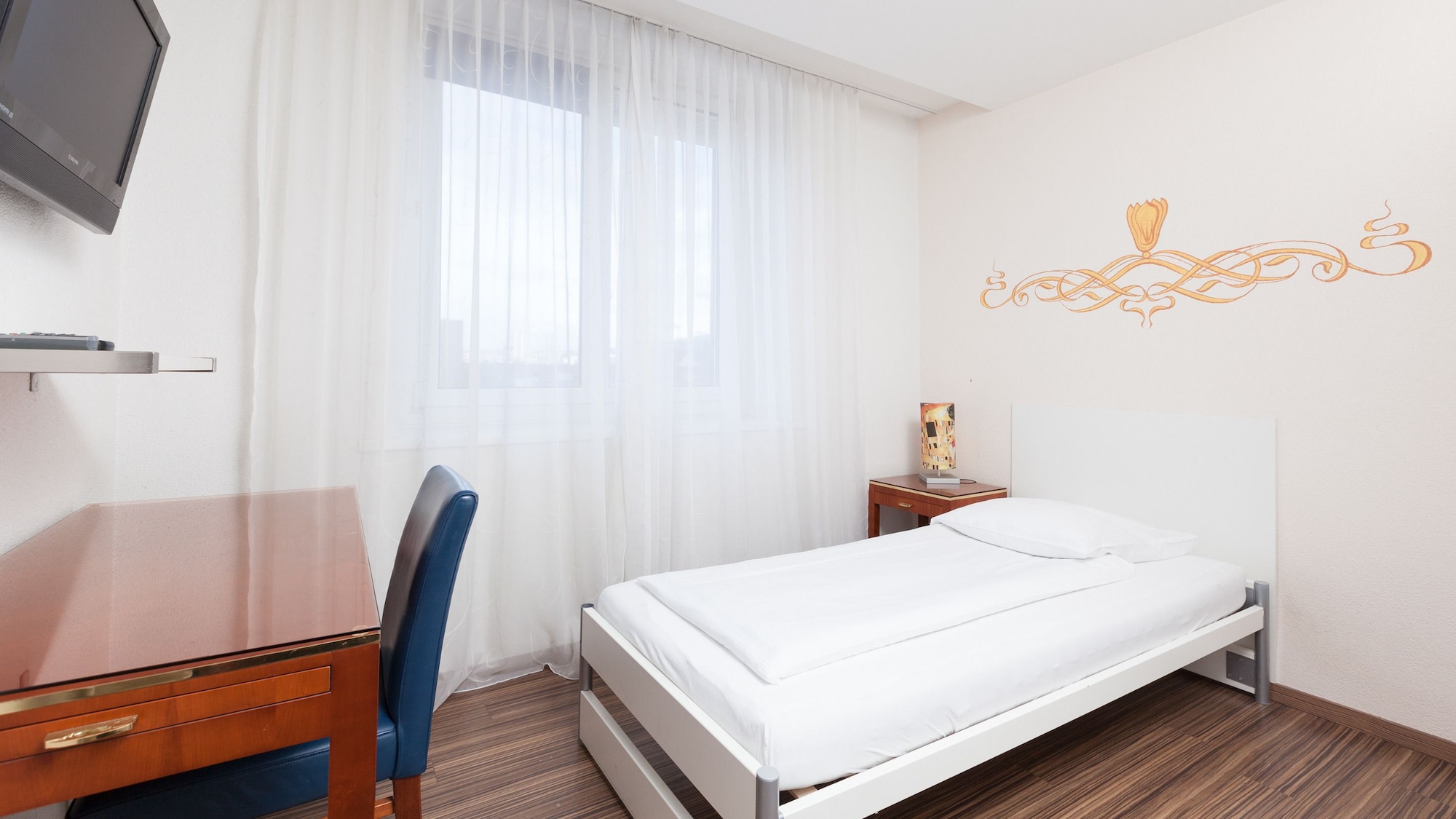 ROOM, SINGLE, SINGLE BED