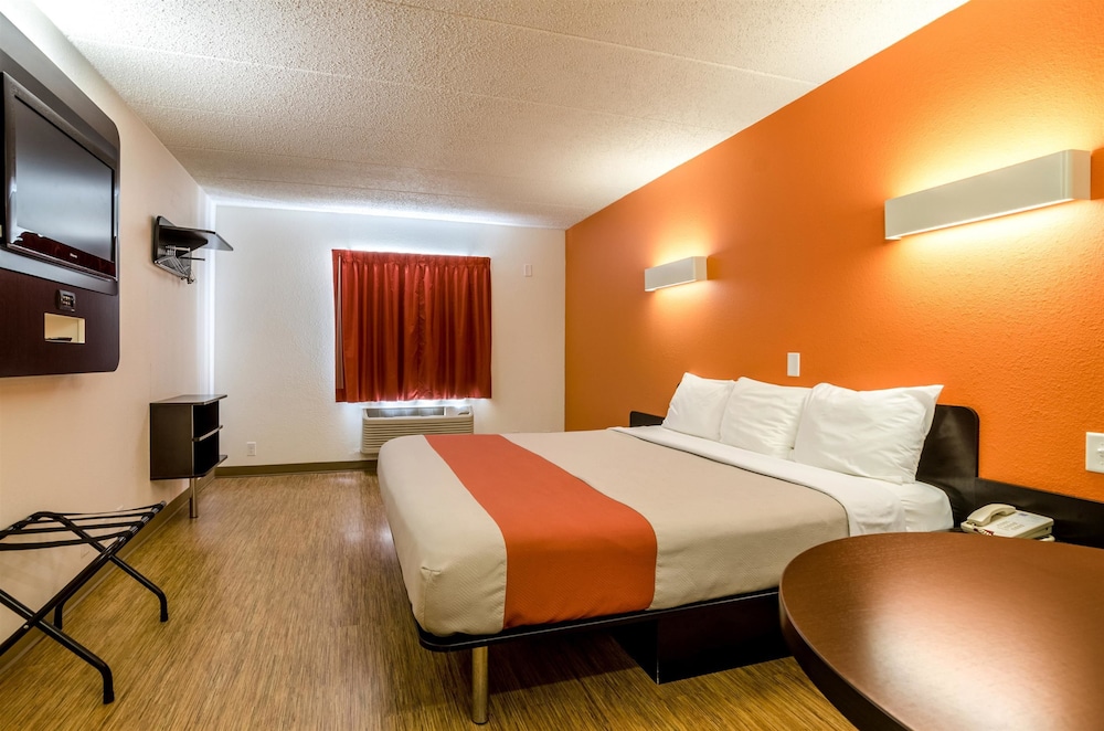 Motel6 York, NE 14/66