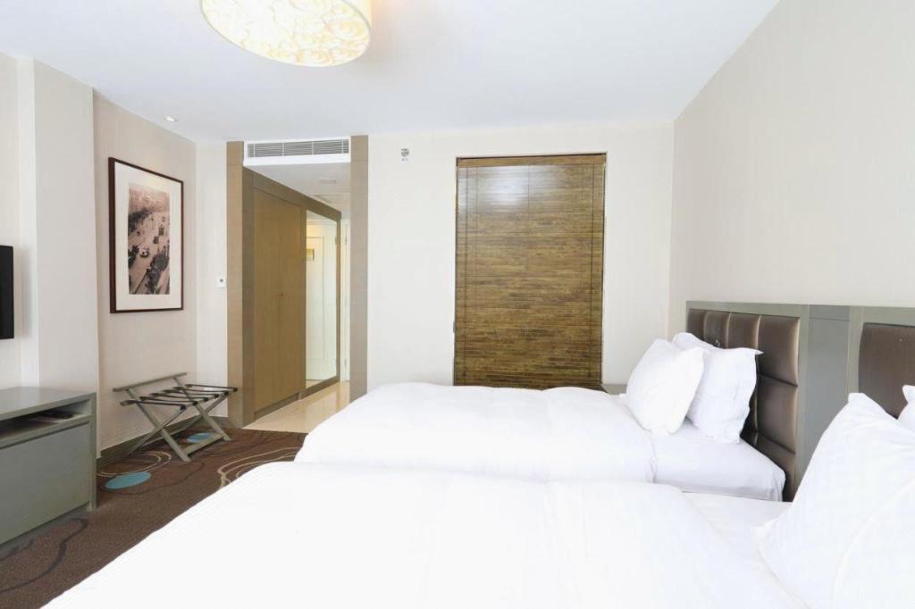 Standard, Twin Beds