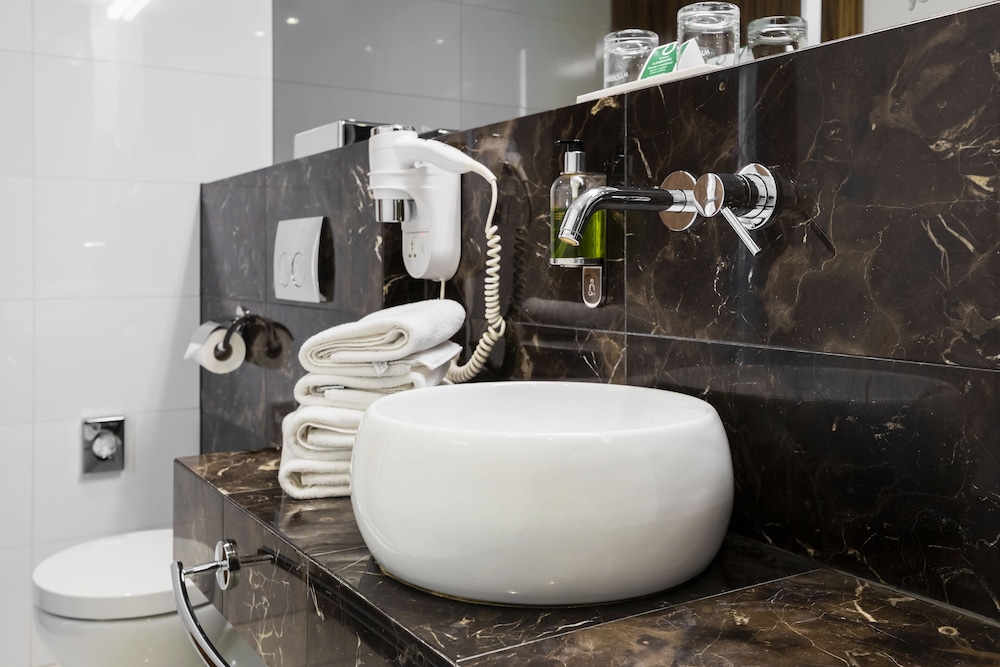 Leonardo Boutique Hotel Krakow City Center (ex Metropolis Design) 65/68