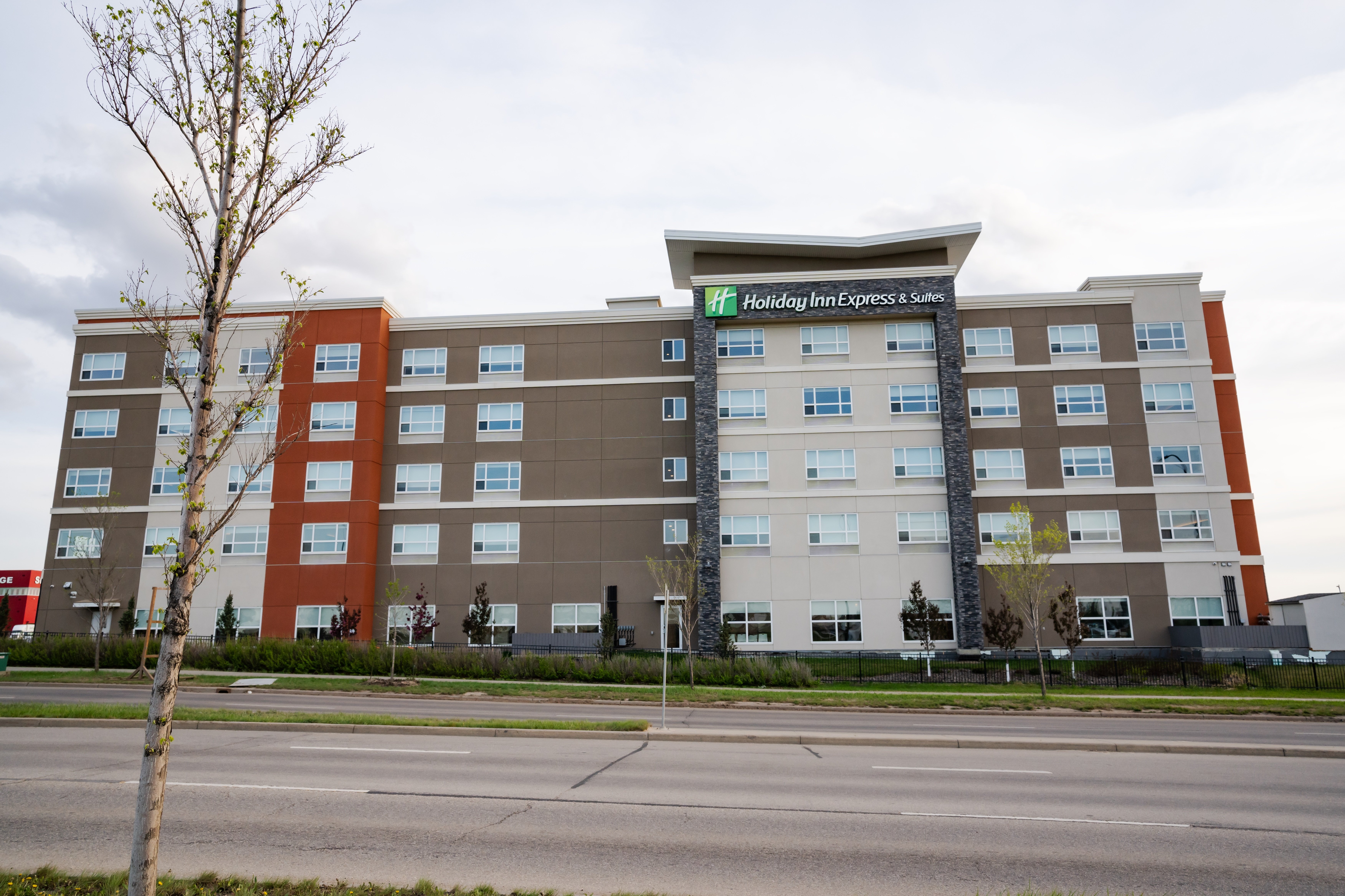 Holiday Inn Express And Suites Edmonton Sw Windermere 2/78