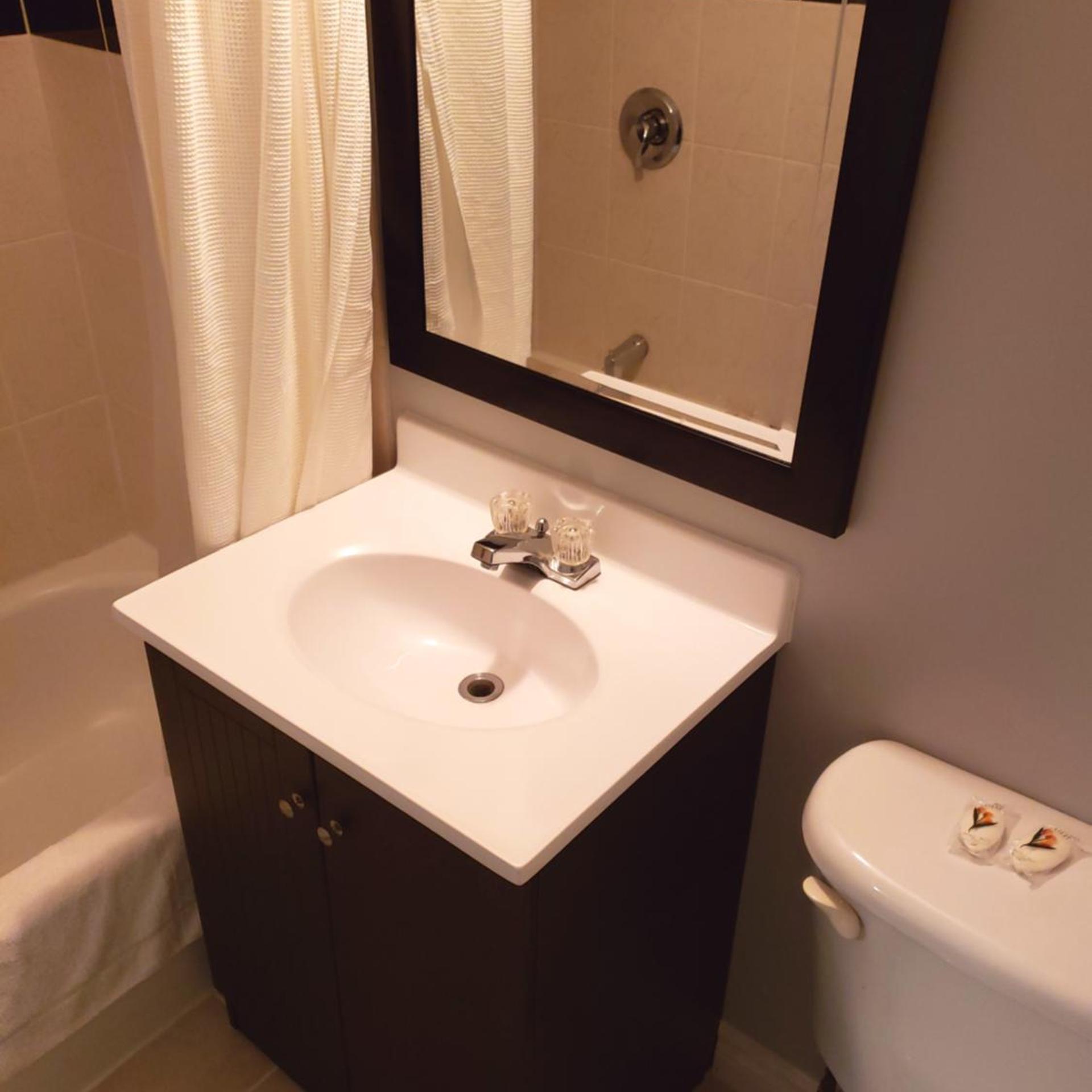 Regency Inn & Suites 28/33